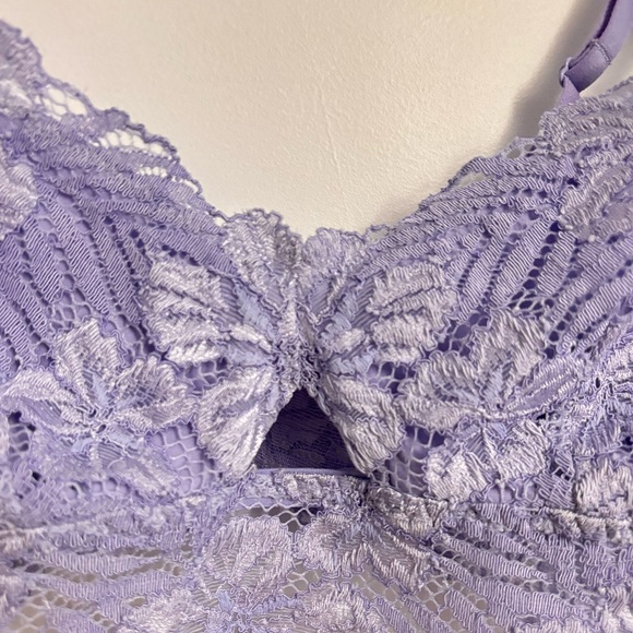 Aerie lilac lace adjustable peekaboo bralette, size large - Picture 6 of 9